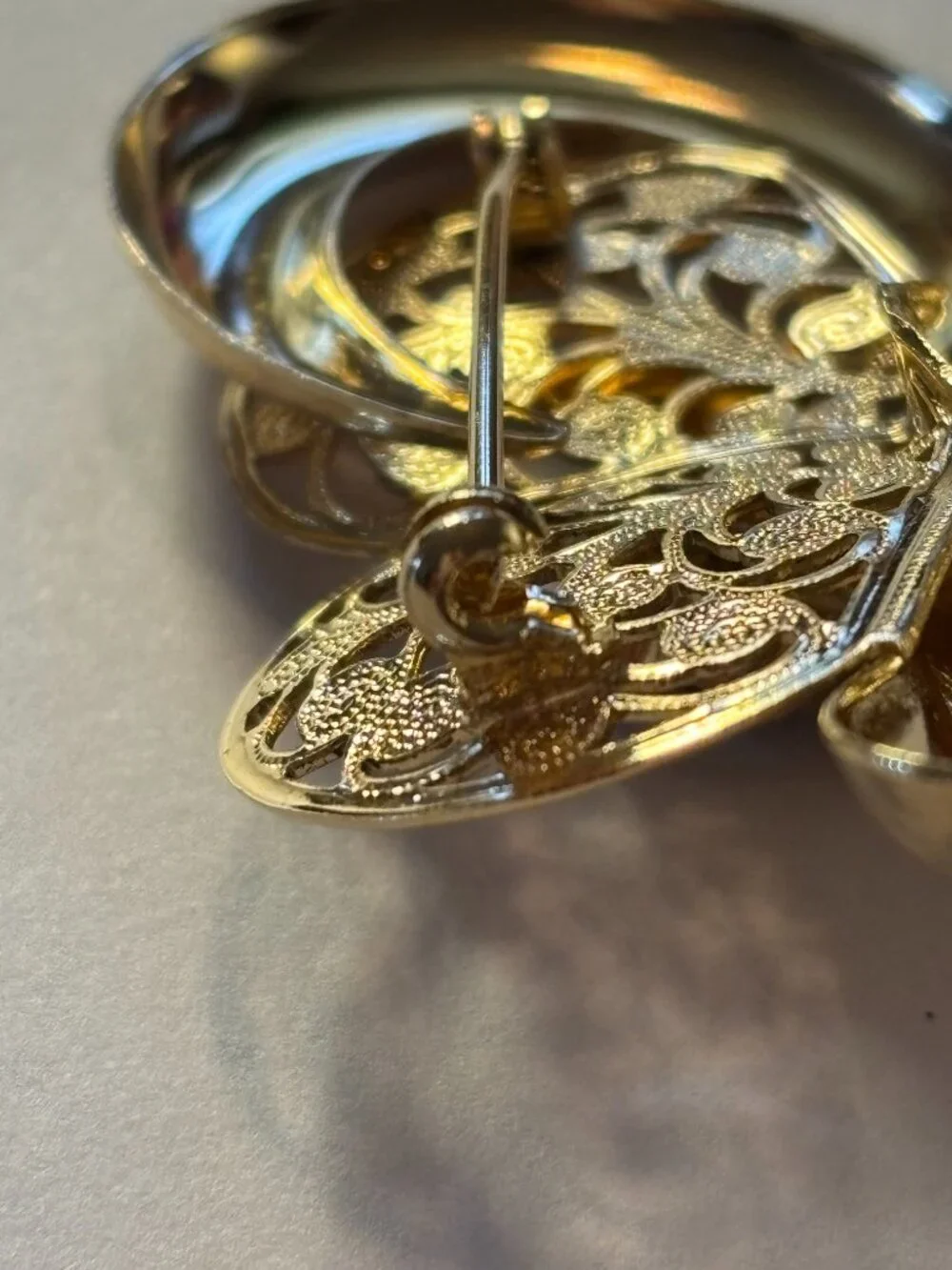 Vintage Gold Tone Swirling Fan with Filigree Metalwork & Rhinestones Brooch Pin